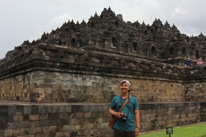 2-Day Java Tour from Bali Including Yogyakarta and Borobudur Temple - Day 1 in Yogyakarta: palace context plus temple time