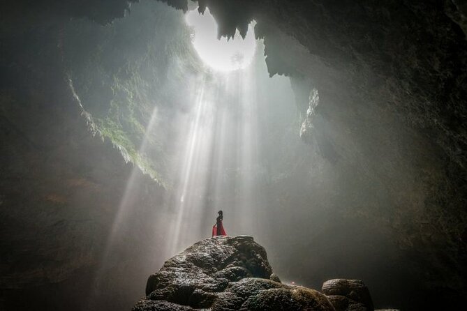 2 days Yogyakarta tour (Borobudur, Prambanan, Jomblang cave, Timang beach) - Prambanan temples: Siwa, Brahma, Wishnu in the daytime glow