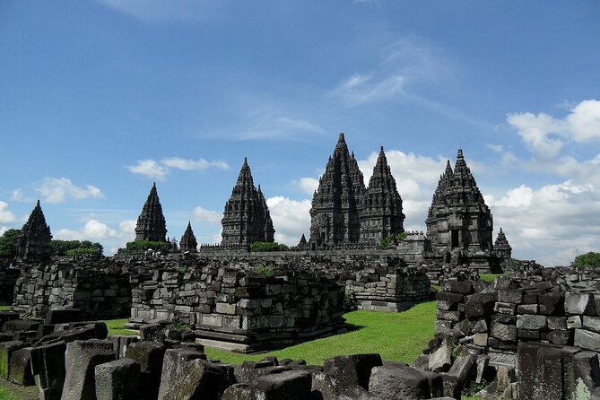 5 Days Borobudur Prambanan Tumpaksewu Bromo Ijen to Bali Private - Day 2 in Malang: Jodipan Colorful Village Without the Rush