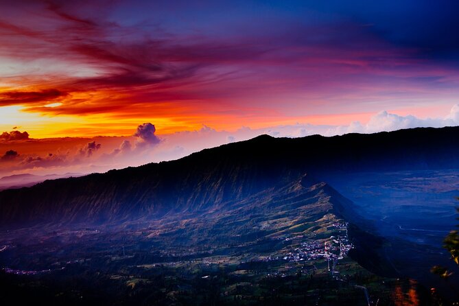 5 Days Borobudur Prambanan Tumpaksewu Bromo Ijen to Bali Private - Day 5: Ijen Crater Trek and the Ferry Finish Into Bali
