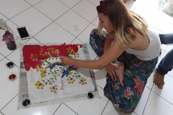 Batik Master Class with Full Process - Snacking while you work: the small comfort that makes the class feel easy