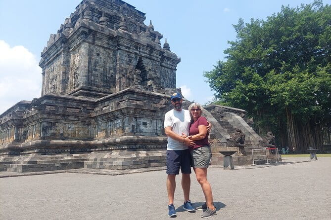 Borobudur and Prambanan Temple Private Tour from Yogyakarta - Borobudur Temple: guided carvings, smart time, and the top climb plan