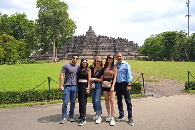 Borobudur Climb To The Top, Prambanan Temple And Ramayana Ballet - Guide-Dependent Details: Restrooms, Handoffs, and the Small Stuff