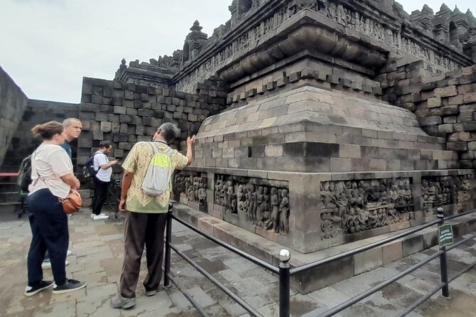 Borobudur,Prambanan and Merapi Volcano Tour . - Stop 3: Prambanan temples and how to get more than photos