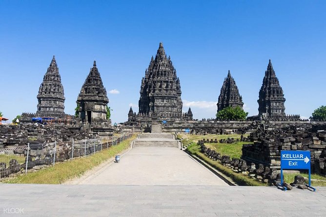 Borobudur Sunrise And Prambanan Temples Tour (PRIVATE TOUR) - Why Start at 3:30 AM: Punthuk Setumbu Sunrise Hike Reality