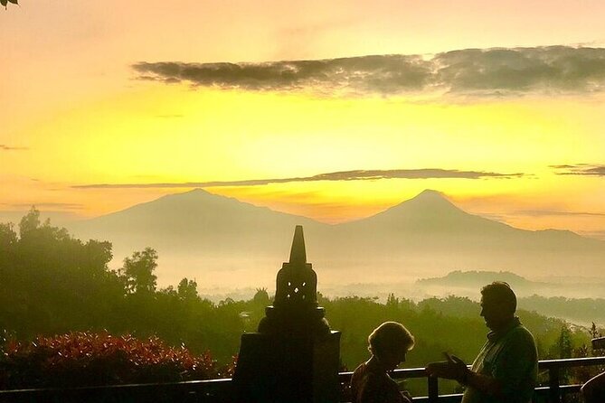 Borobudur Sunrise from Setumbu Hill and Great temples tour - The value in a private dawn-to-temple plan