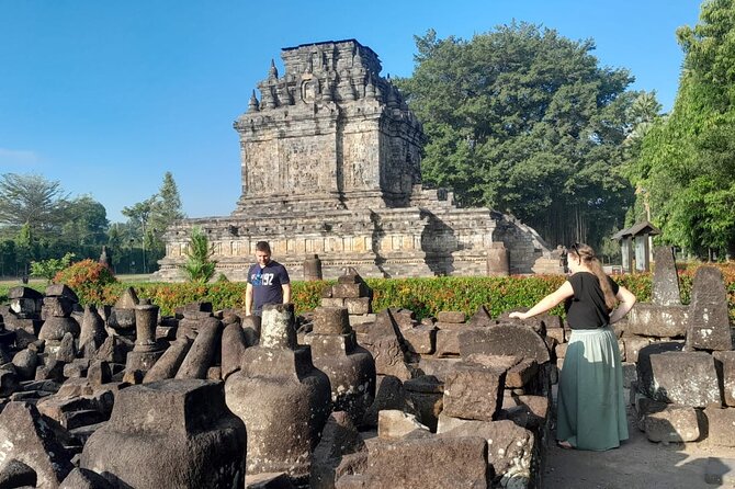 Borobudur Sunrise from Setumbu Hill and Great temples tour - Getting to the sunrise early enough to matter