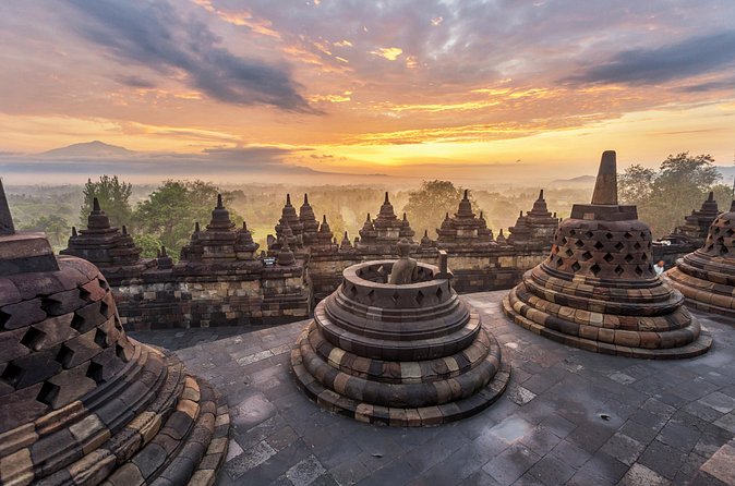 Borobudur Sunrise Tour at the Temple - Breakfast at Manohara Resort: why this ending is smart