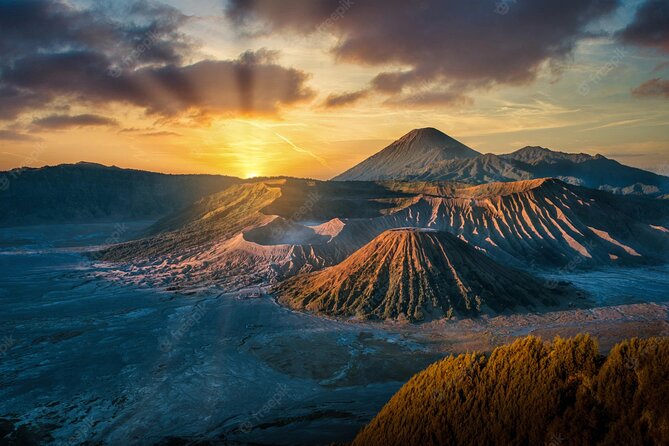 Bromo Volcano and ijen Crater from yogyakarta(3 days) - Penanjakan sunrise at 03:00: the real reason you book early