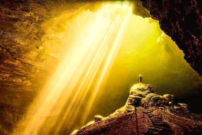 Exotic Jomblang Cave and Fun among the Sky Tour - Sri Gethuk Waterfall: choosing your level of effort at the falls