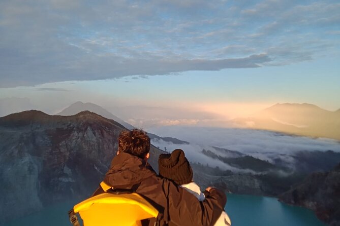 From Yogyakarta: Borobudur, Bromo and Ijen Tour 3-Day with Train - Day 3: Bromo sunrise by jeep, then sand and crater steps