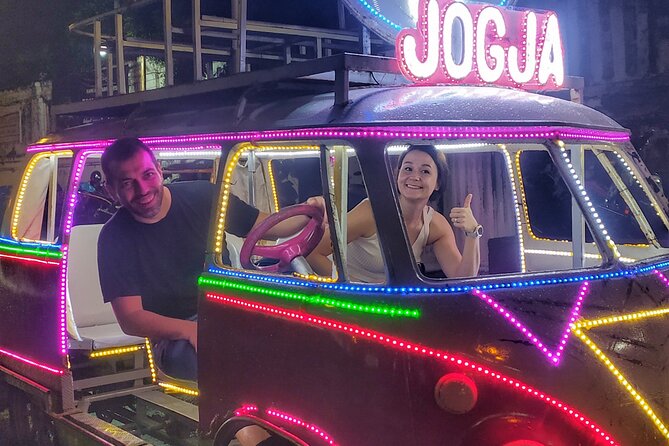 Night Walking Tour-Malioboro street food with guide at Yogyakarta - Jalan Malioboro: the street-food main road and Lumpia bamboo shoot