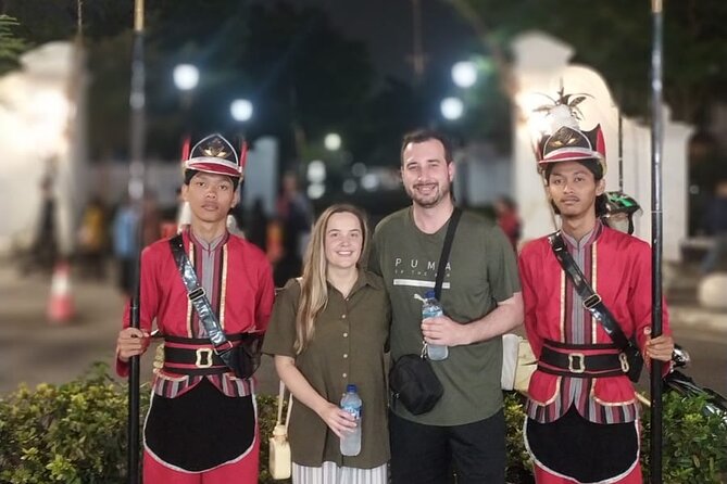 Night Walking Tour-Malioboro street food with guide at Yogyakarta - Southern City Square: Puser Angin and the pedal-light car finale