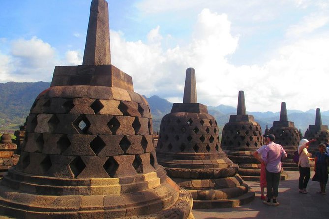 Punthuk Setumbu Sunrise, Borobudur Temple & Merapi Lava Tours - Borobudur at First Light: UNESCO, Structure, and a Real Timeline