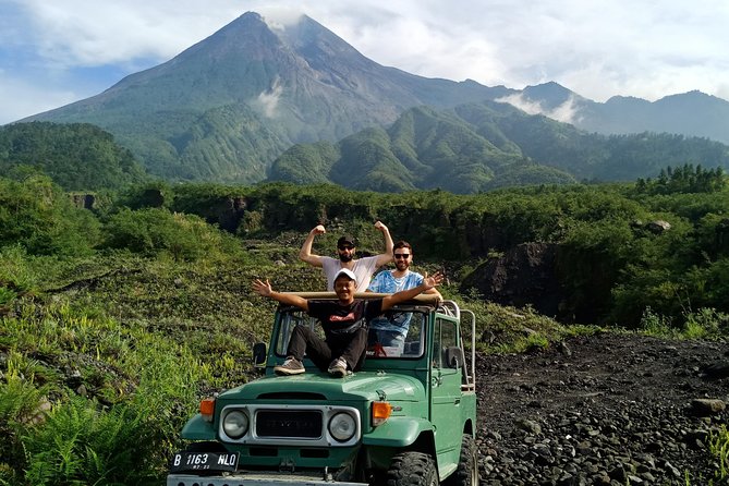 Rent car with speaking English driver in Yogyakarta - The driver’s role: more than just a driver