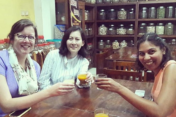 Small-Group Walking and Food Tour by Night in Yogyakarta - Guided stops along Jalan Malioboro: snacks that teach you what to order
