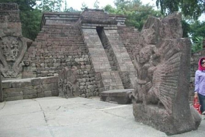 Sukuh and Cetho Temple Tour from Yogyakarta - Your guide and the small-group setup (max 12)