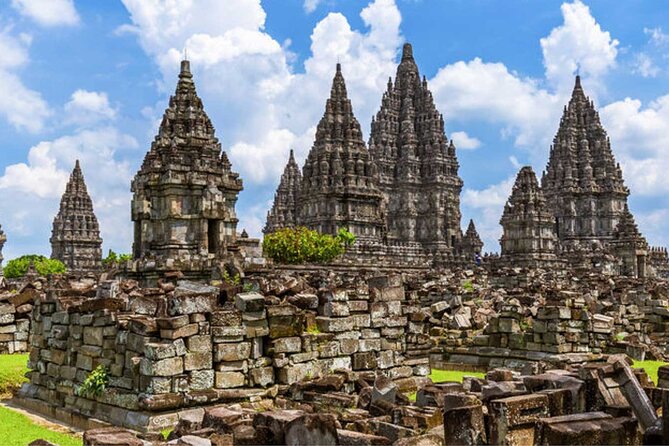 Yogyakarta: Borobudur Climb-up & Prambanan Day Trip All Inclusive - Prambanan Temples: Trimurti Architecture Between 8th and 10th Centuries