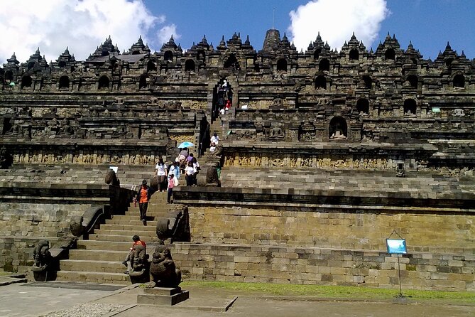 Yogyakarta Borobudur sunrise Guarantee Climb up and Prambanan - Getting to Prambanan: short ride, big first impression