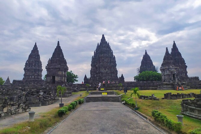 Yogyakarta Borobudur sunrise Guarantee Climb up and Prambanan - Price and value: what $20.98 buys you in real terms