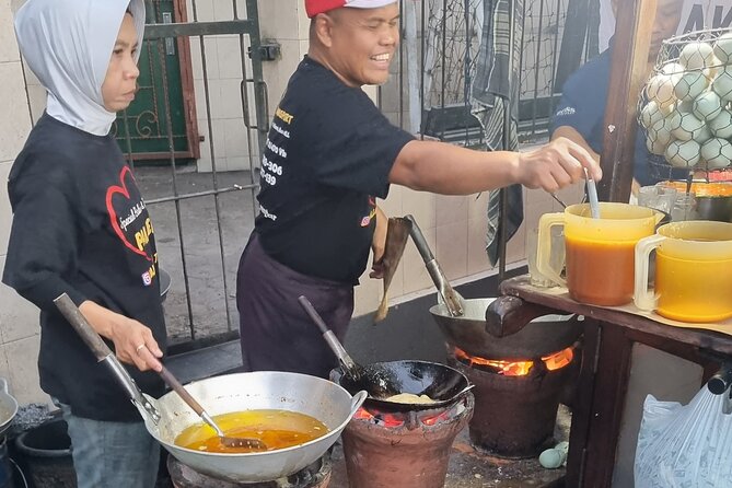 Yogyakarta Culinary&Walking Tour with English/France/Italy guide - Angkringan Kopi Jos Pak Agus: charcoal coffee, explained