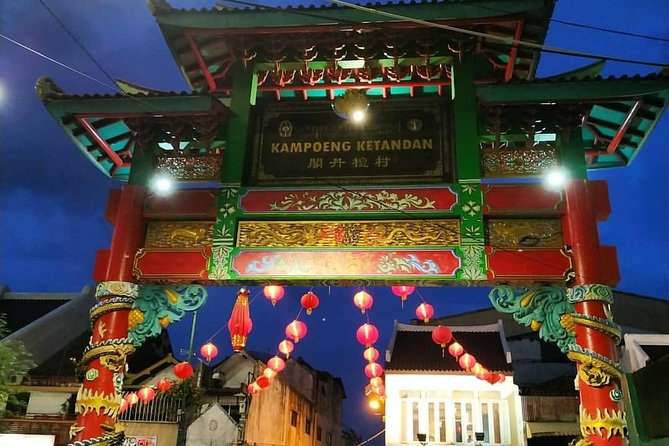 Yogyakarta Night Delight Walking Tour - A 6:00 pm night plan that mixes food, lights, and local transport