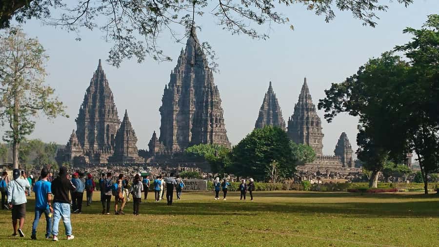 Yogyakarta: Prambanan Temple Entrance Ticket - Your walk through the Trimurti temples and the tallest Shiva spires