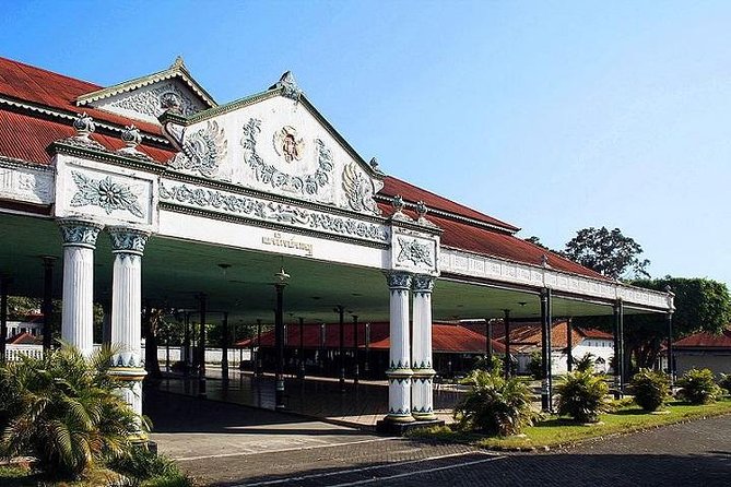 Yogyakarta’s Essentials in Half a Day - Entering the Sultan’s Palace (Kraton) Without Wasting Morning Time