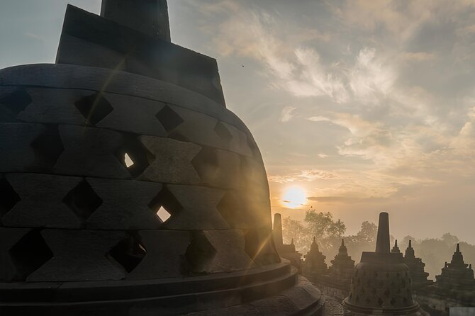Yogyakarta: SUNRISE Above Cloud & Explore UNESCO Temples w/ GUIDE - Should You Book This Yogyakarta Sunrise + UNESCO Temples Tour?